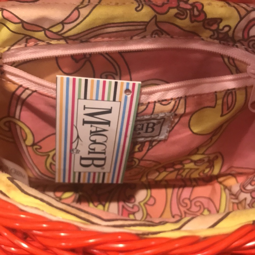 Maggi B Beautiful Shoulder Basket Bag - Picture 9 of 11
